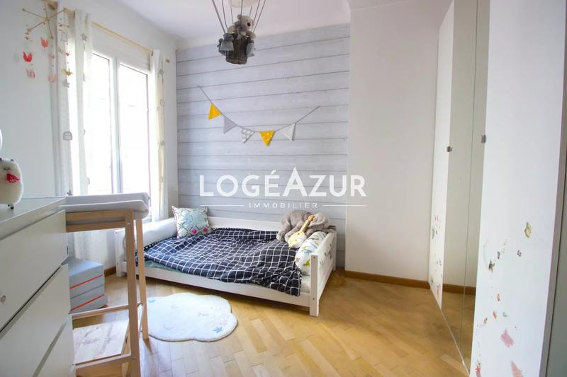 Appartement - 100 m² - 4 pièces