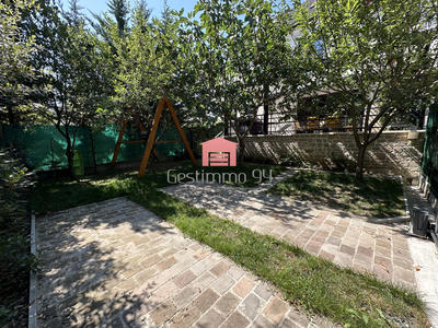 Maison contemporaine - 237 m² - 8 pièces