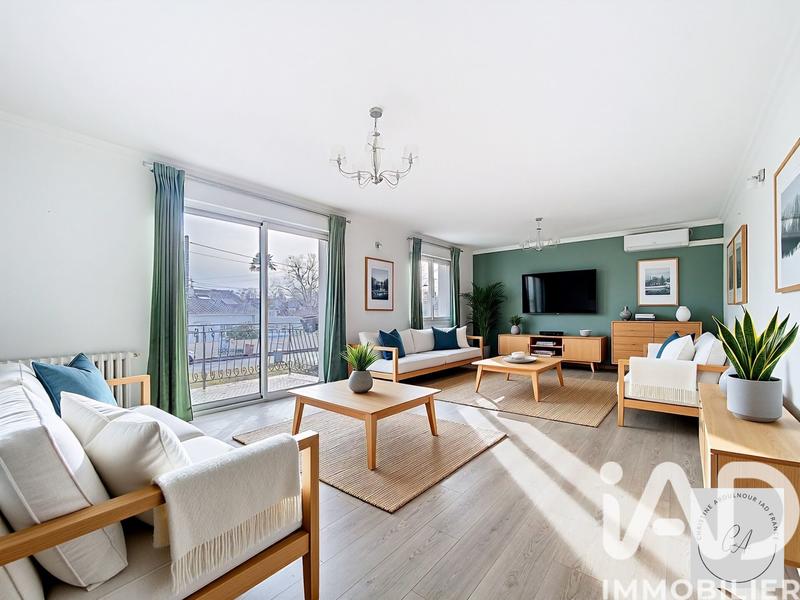 Maison - 260 m² - 8 pièces