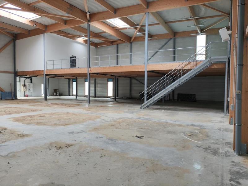 Local d'activités - 872 m²