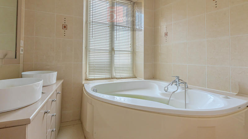 Maison - 155 m² - 6 pièces