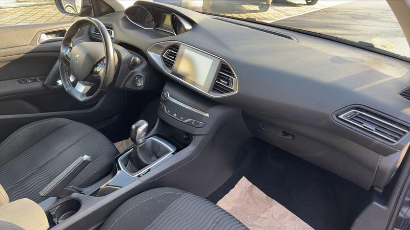 Peugeot 308 II 1.6 BlueHDi 100 Access Business