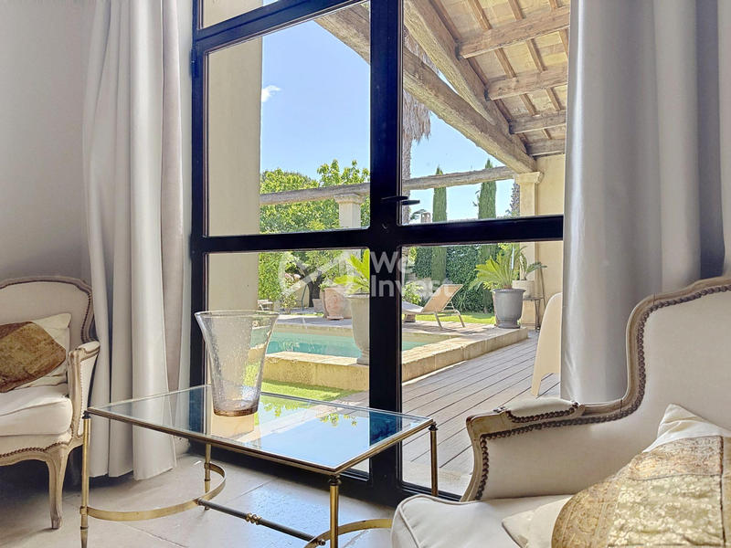 Maison - 260 m² - 8 pièces