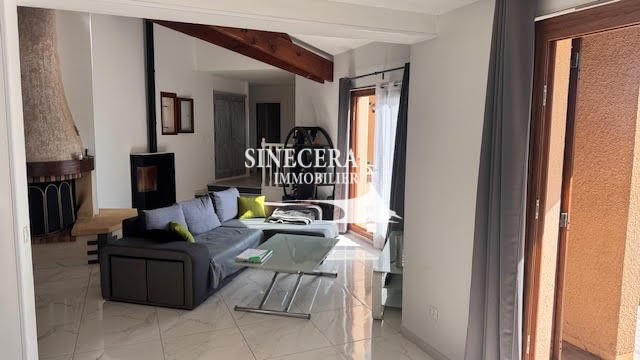 Villa - 198 m² - 10 pièces