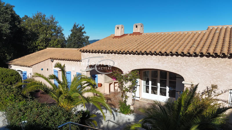 Maison - 141 m² - 1 pièce