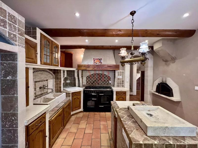 Maison de village - 245 m² - 8 pièces