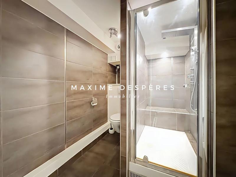 Loft - 325 m² - 6 pièces