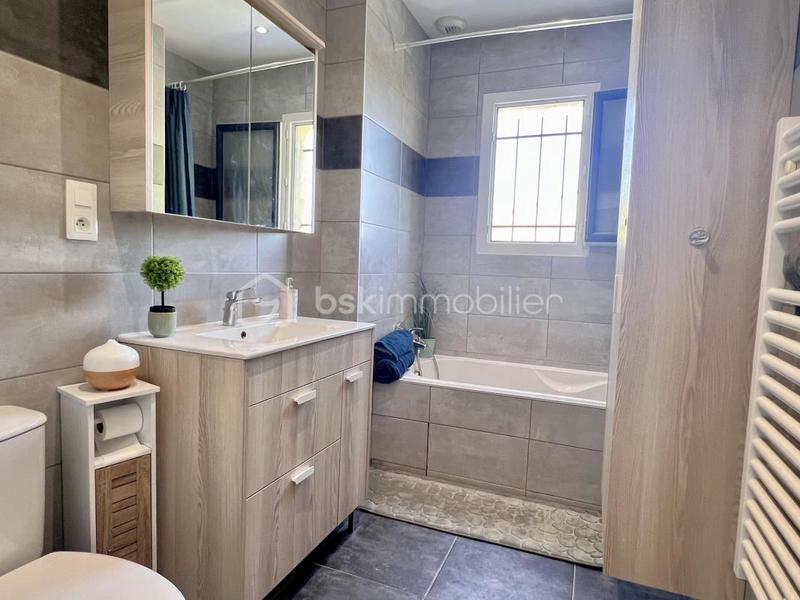 Maison - 92 m² - 4 pièces