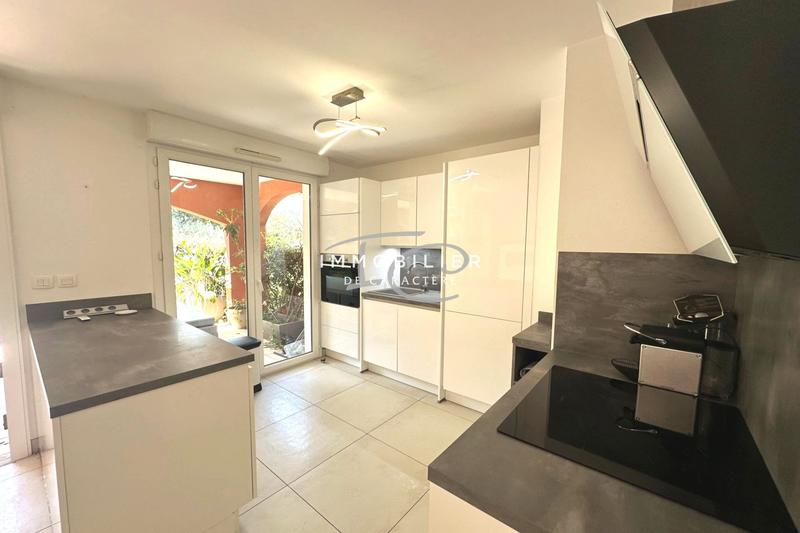 Appartement - 80 m² - 3 pièces