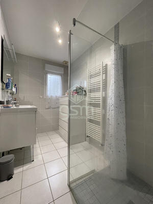 Maison traditionnelle - 131 m² - 7 pièces