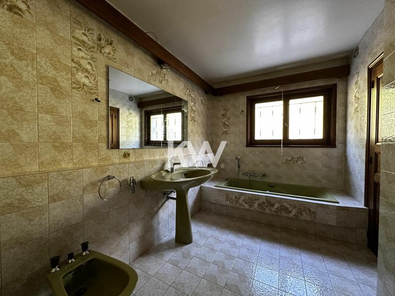 Maison - 365 m² - 17 pièces