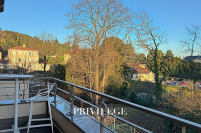 Appartement - 85 m² - 3 pièces