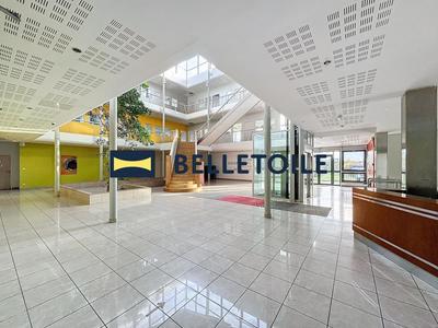 Bureau - 2 450 m²