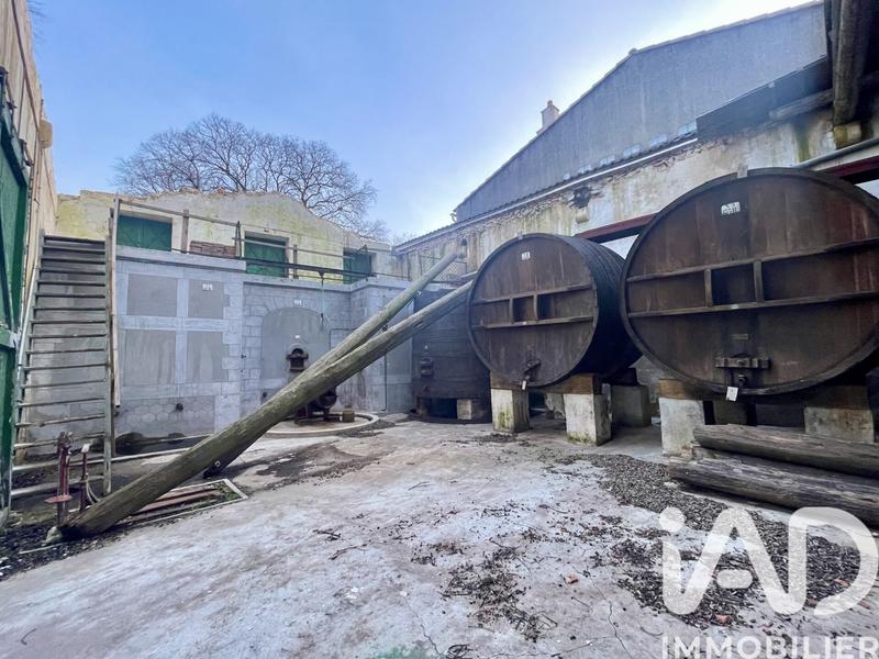 Maison - 400 m² - 1 pièce