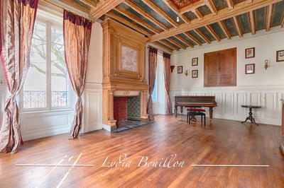 Propriété - 395 m² - 14 pièces