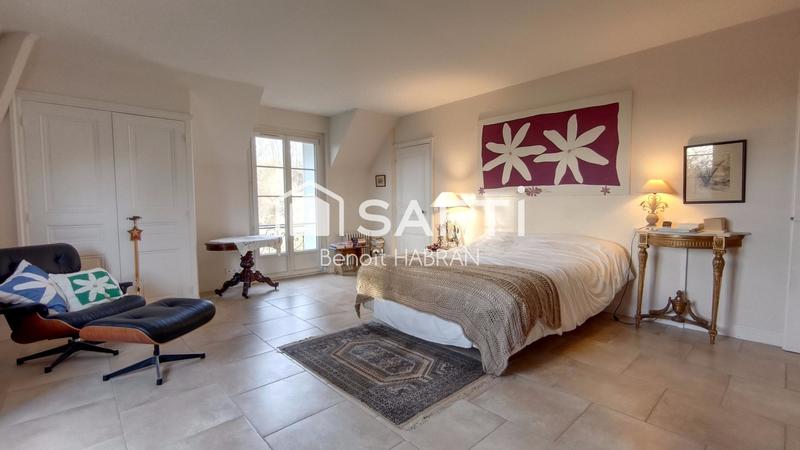 Maison - 235 m² - 8 pièces