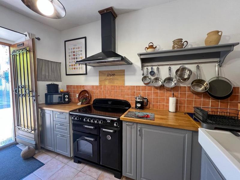 Propriété - 79 m² - 6 pièces