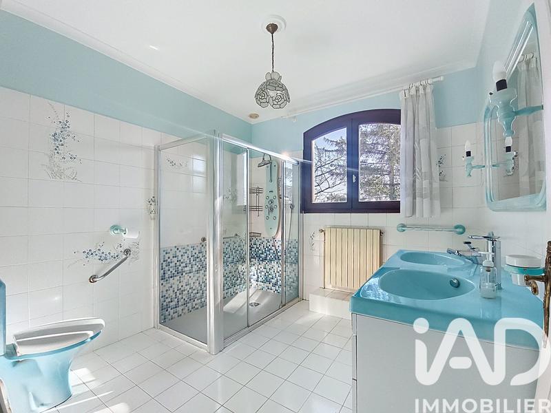 Maison - 180 m² - 5 pièces