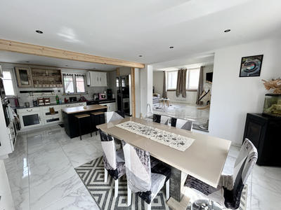 Maison - 85 m² - 5 pièces