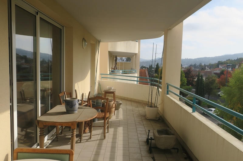 Appartement - 93 m² - 4 pièces