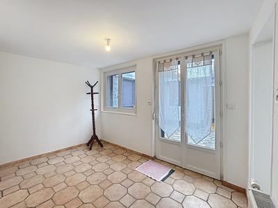 Maison - 94 m² - 6 pièces
