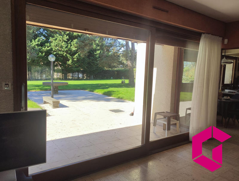 Villa - 250 m² - 11 pièces