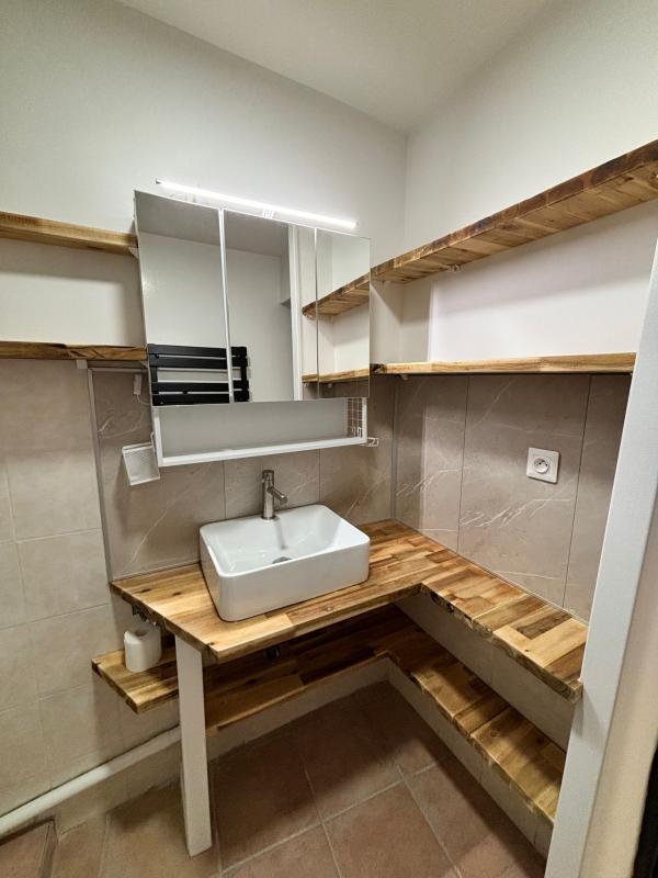 Studio - 25 m² - 1 pièce