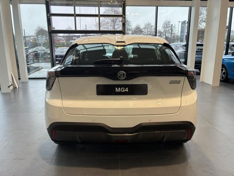 Mg Mg4 Electric 51kwh - 125 Kw 2wd Standard