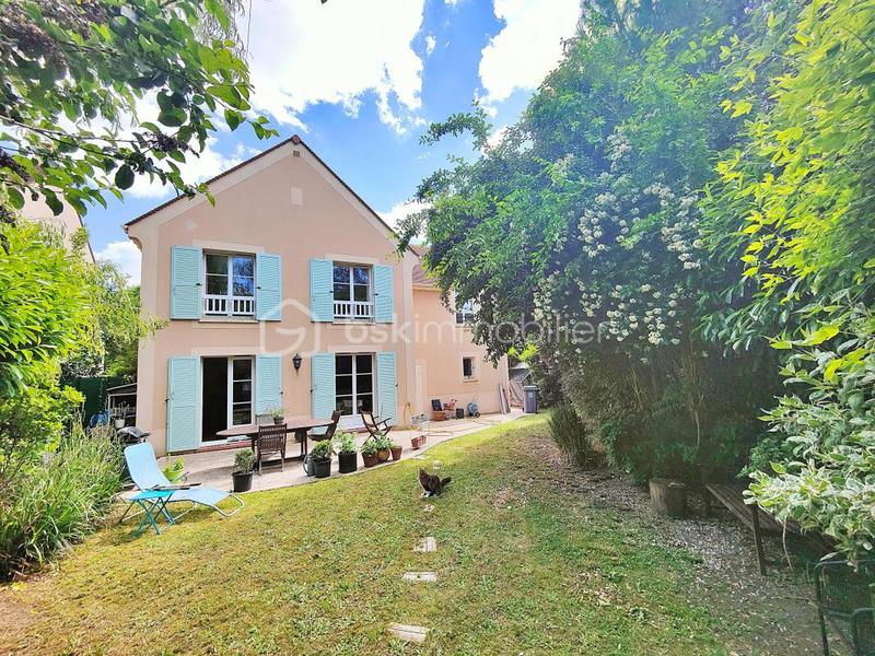 Maison traditionnelle - 150 m² - 6 pièces