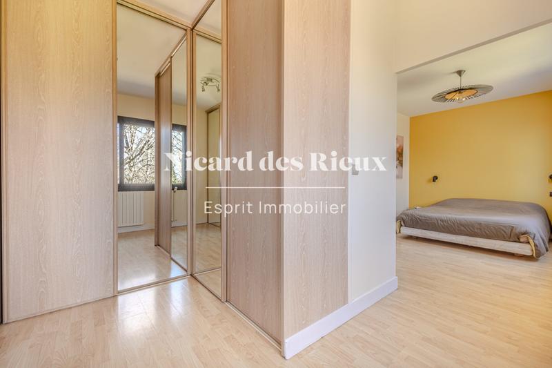 Maison - 260 m² - 7 pièces