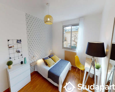 Chambre - 80 m² - 1 pièce