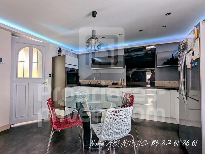 Maison - 166 m² - 7 pièces