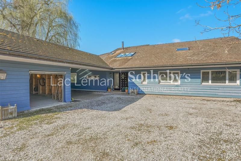 Maison - 350 m² - 9 pièces