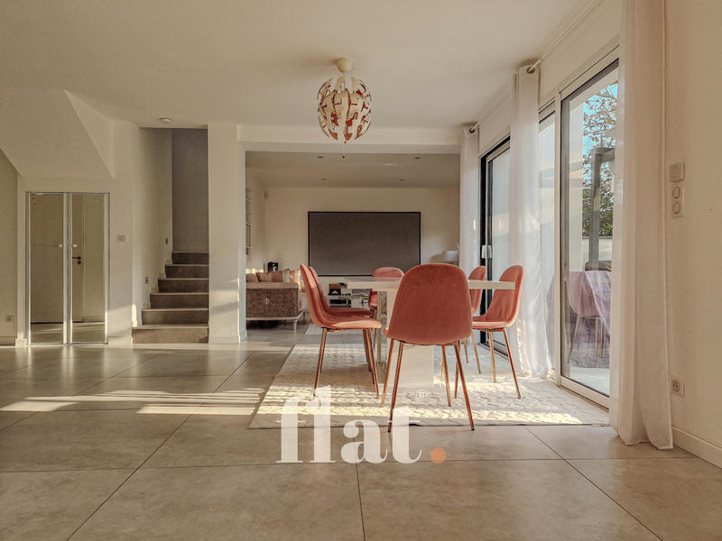 Maison - 172 m² - 8 pièces