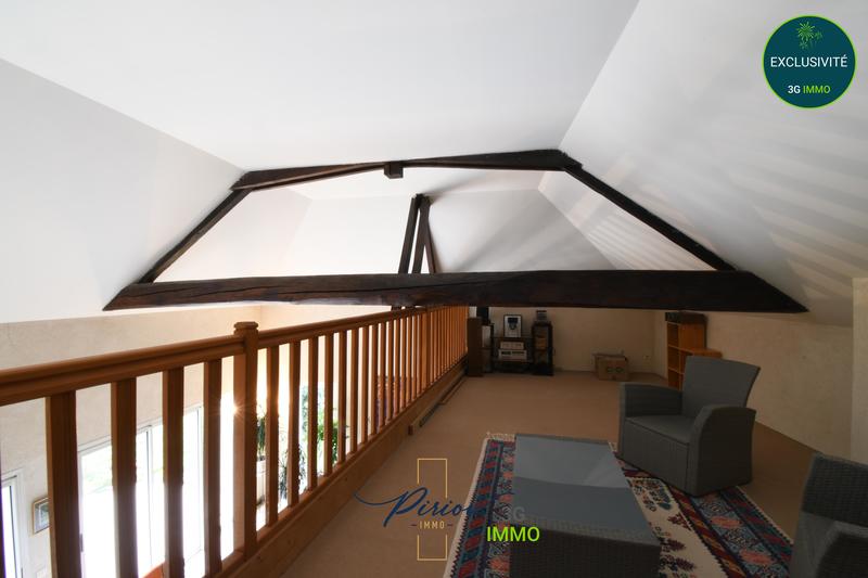 Maison - 264 m² - 9 pièces