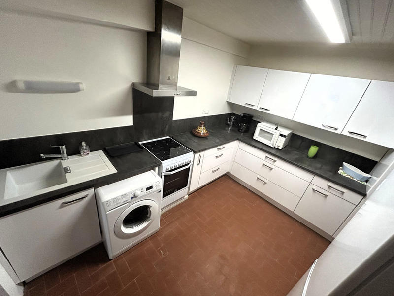 Appartement - 99 m² - 5 pièces