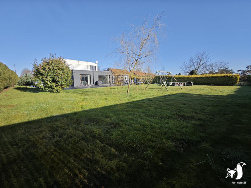 Maison - 243 m² - 11 pièces