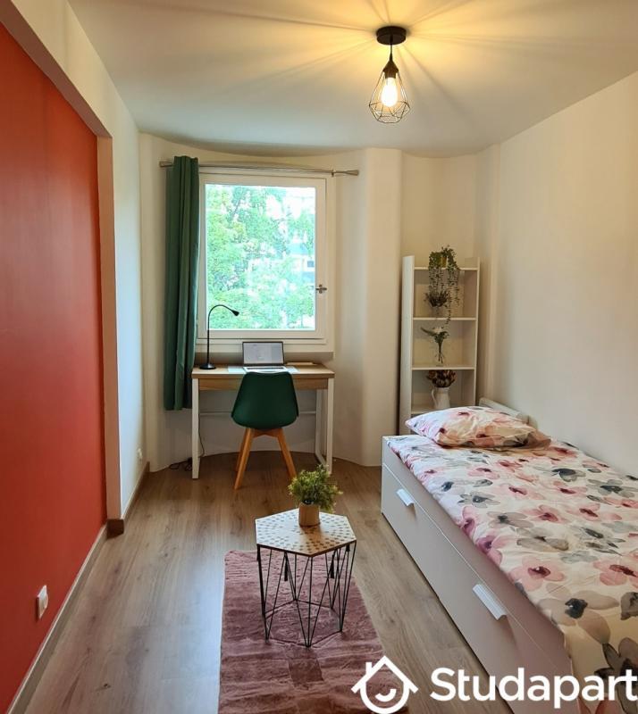 Chambre - 10 m² - 1 pièce