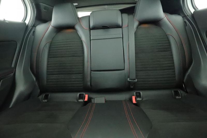 Mercedes Gla 180 Fascination 7g-Dct 122 ch