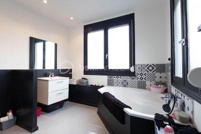 Maison de ville - 204 m² - 7 pièces