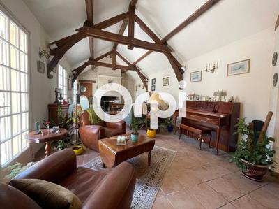 Maison - 211 m² - 6 pièces