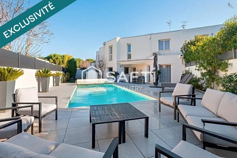 Maison - 241 m² - 10 pièces