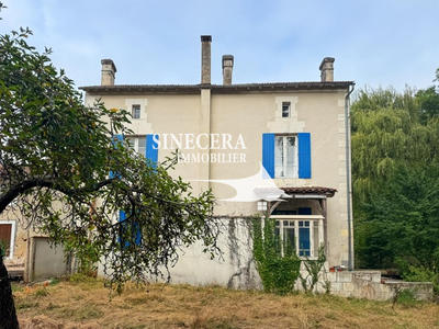Maison - 208 m² - 3 pièces