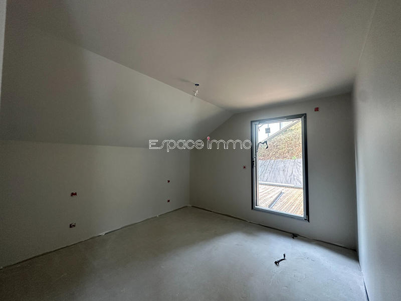 Maison - 200 m² - 6 pièces