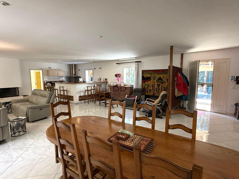 Villa - 187 m² - 5 pièces