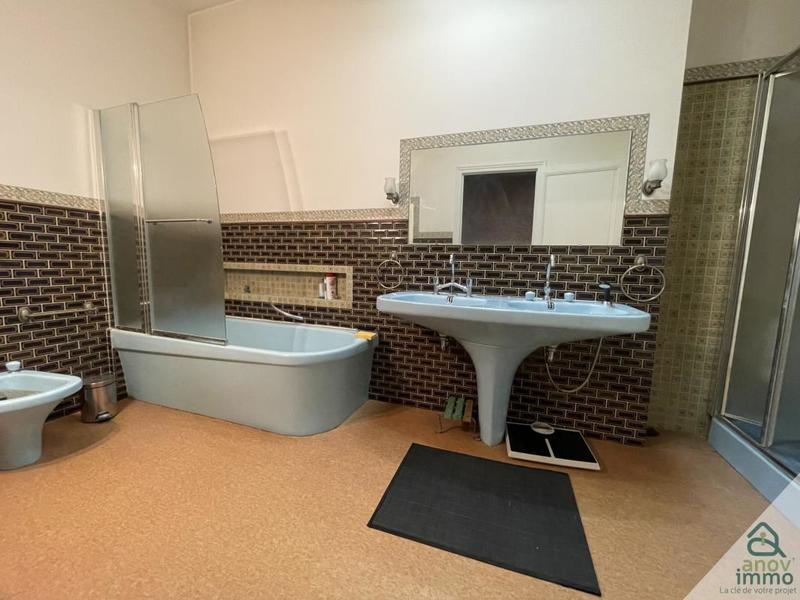 Maison bourgeoise - 337 m² - 13 pièces