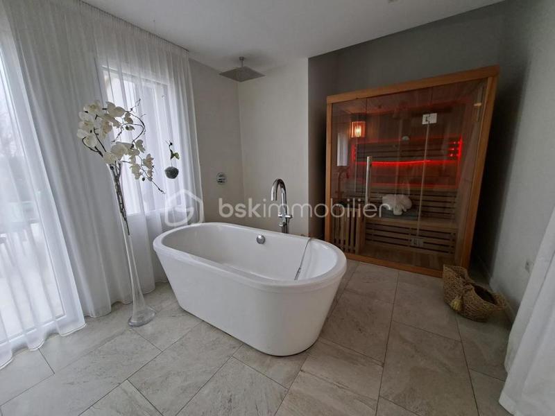 Maison - 153 m² - 5 pièces