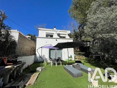 Maison - 93 m² - 4 pièces