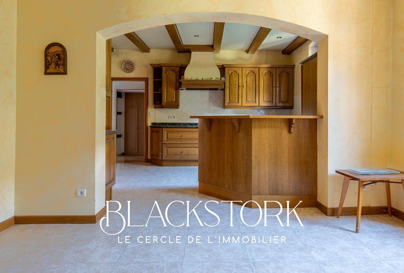 Maison - 850 m² - 20 pièces