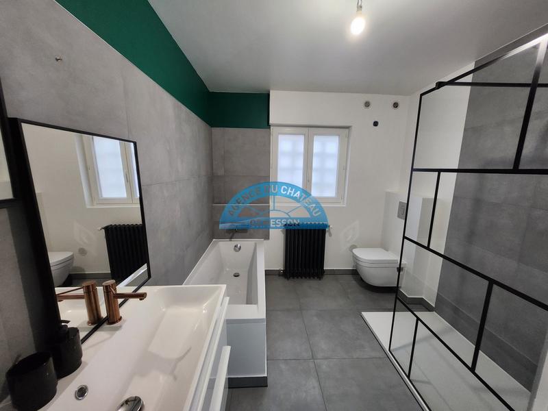 Maison - 253 m² - 11 pièces